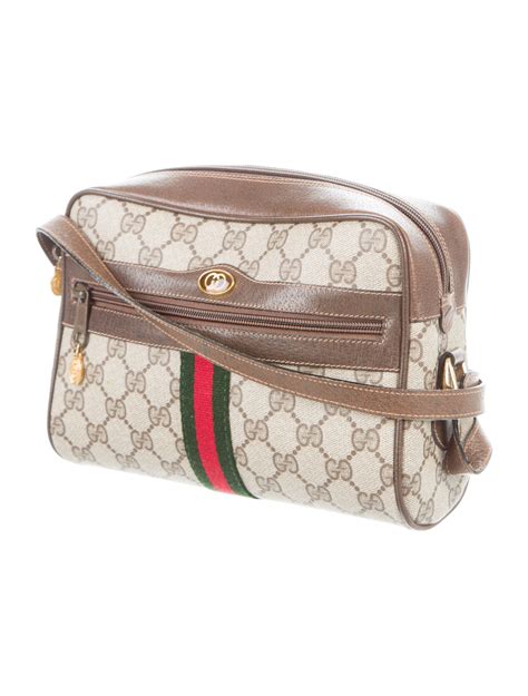 gucci chest bag